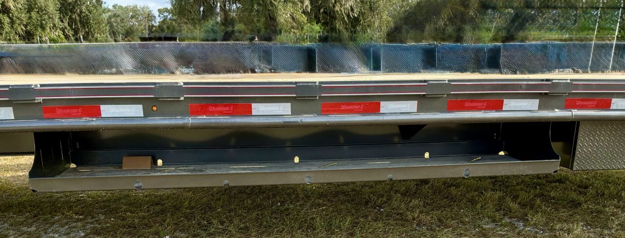 New 2027 Diamond C FMAX212 GOOSENECK TRAILER 102”X40’ PACESETTER ,HYDRO DOVE & JACKS, DISC BRAKES 17.5 ALUMINUM OUTER RIMS