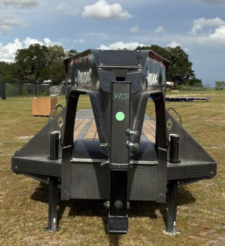 New 2027 Diamond C FMAX212 GOOSENECK TRAILER 102”X40’ PACESETTER ,HYDRO DOVE & JACKS, DISC BRAKES 17.5 ALUMINUM OUTER RIMS