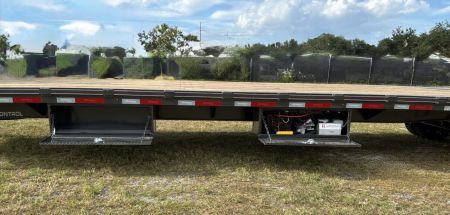 New 2027 Diamond C FMAX212 GOOSENECK TRAILER 102”X40’ PACESETTER ,HYDRO DOVE & JACKS, DISC BRAKES 17.5 ALUMINUM OUTER RIMS