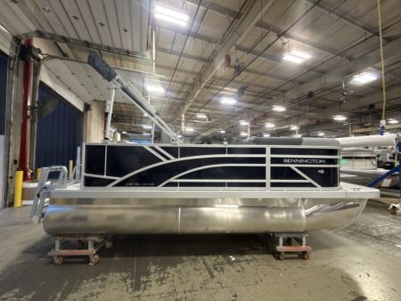 New 2027 Bennington 168 SL Pontoon Boat