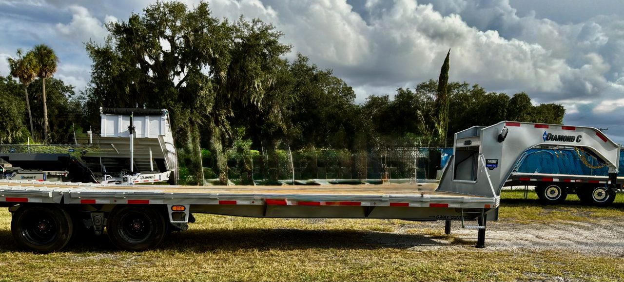 New 2027 Diamond C FMAX212 GOOSENECK TRAILER PACESETTER EDITION 102”X32’ HYDRO DOVE & JACKS, DISC BRAKES , 17.5 18 PLY TIRES