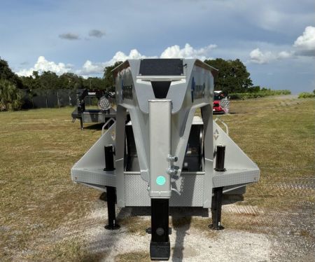 New 2027 Diamond C FMAX212 GOOSENECK TRAILER PACESETTER EDITION 102”X32’ HYDRO DOVE & JACKS, DISC BRAKES , 17.5 18 PLY TIRES