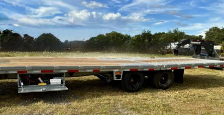 New 2027 Diamond C FMAX212 GOOSENECK TRAILER PACESETTER EDITION 102”X32’ HYDRO DOVE & JACKS, DISC BRAKES , 17.5 18 PLY TIRES