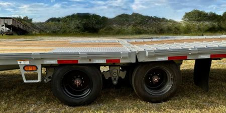 New 2027 Diamond C FMAX212 GOOSENECK TRAILER PACESETTER EDITION 102”X32’ HYDRO DOVE & JACKS, DISC BRAKES , 17.5 18 PLY TIRES