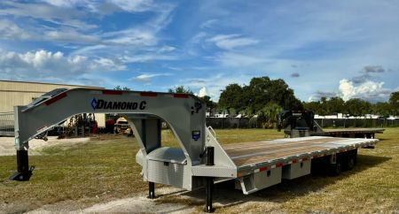 New 2027 Diamond C FMAX212 GOOSENECK TRAILER PACESETTER EDITION 102”X32’ HYDRO DOVE & JACKS, DISC BRAKES , 17.5 18 PLY TIRES
