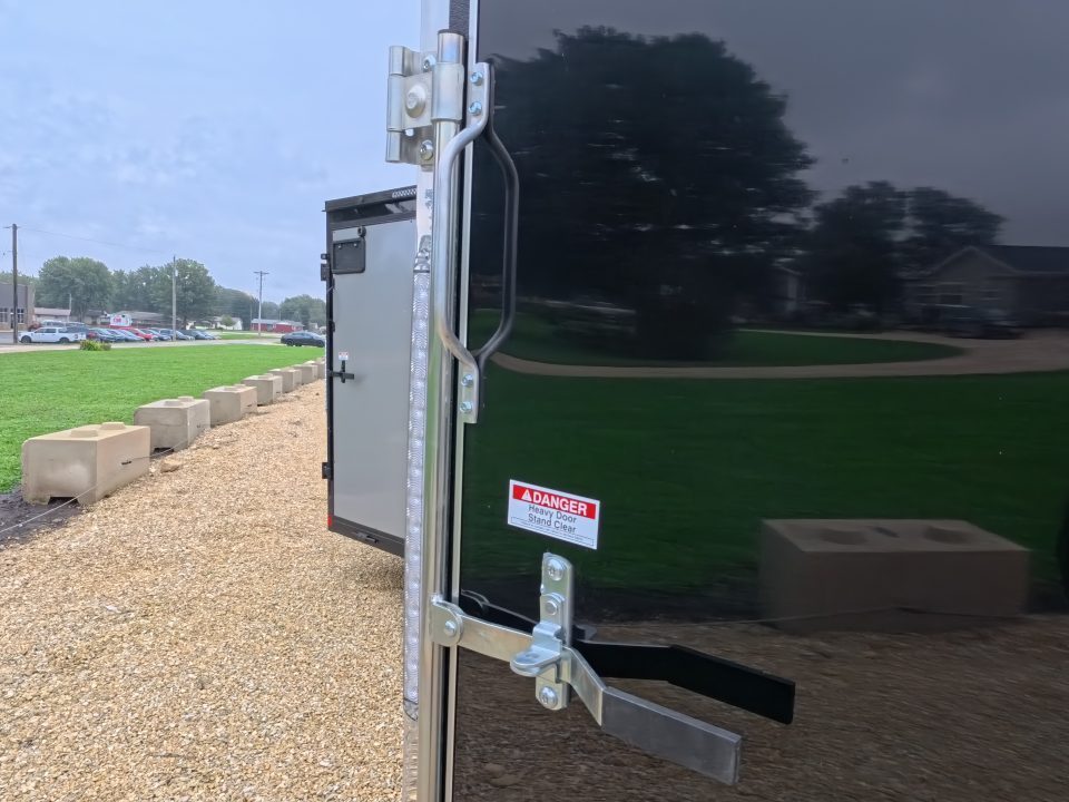 2027 Formula Trailers photo 6