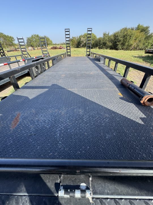 Used 2022 Texas Pride Trailers EQ72416KGN-0142 Flatbed Trailer