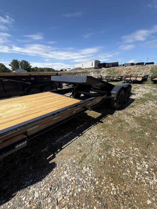 New 2027 Diamond C HDT 210 24’ Tilt Trailer, PACESETTER EDITION, HYD JACKS, FORK HOLDERS, 23K GVWR, ABS BRAKES