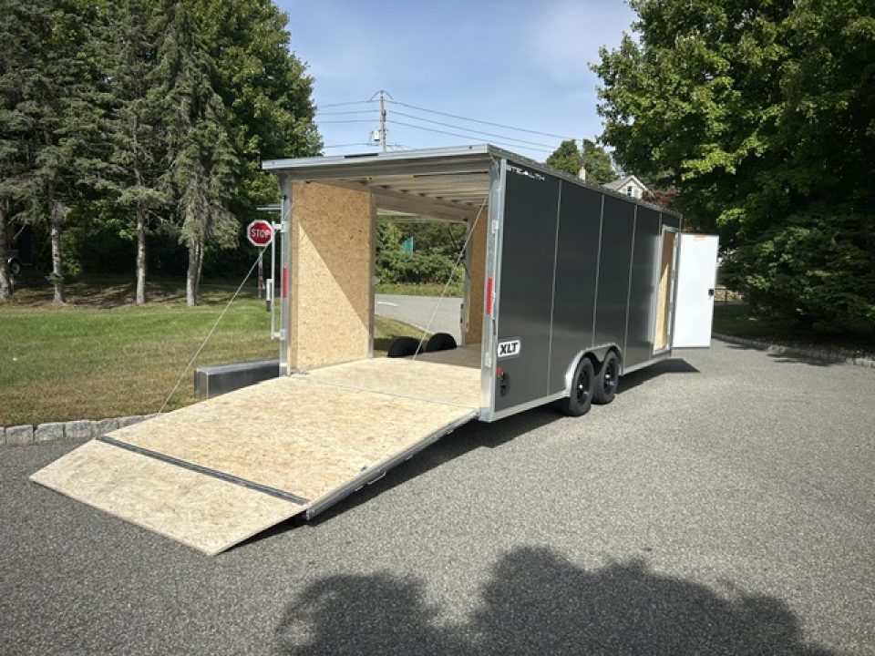New 2027 ALCOM 8.5X20V nose Car / Racing Trailer