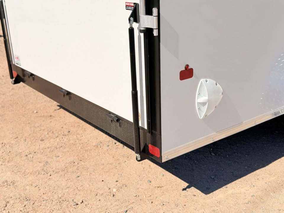 New 2027 Royal Cargo Trailers 7-16-1.5V Enclosed 7K GVWR