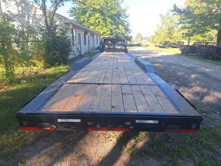 New 2027 Load Trail 102x40 Gooseneck Triple Axle Car Trailer