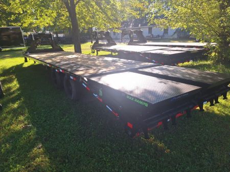 New 2027 Load Trail 102x32 Gooseneck Low Pro DeckOver W/ Max Ramps