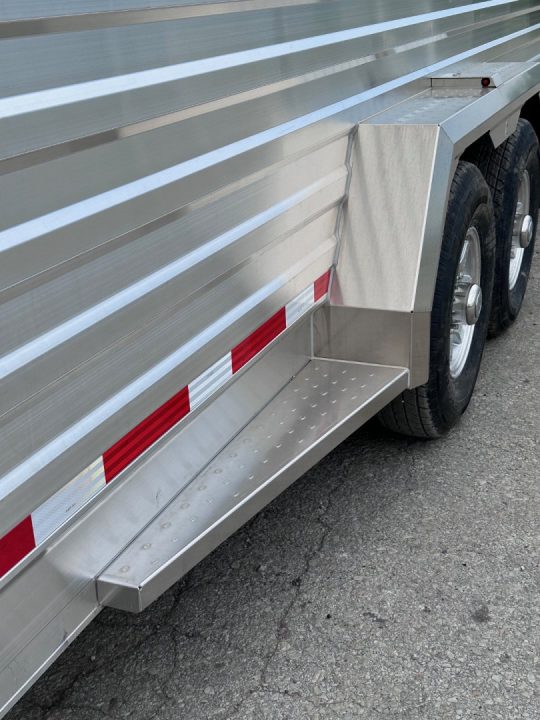 New 2027 EBY MAVERICK 24' Gooseneck Aluminum Stock Trailer w/ Rolling Gate