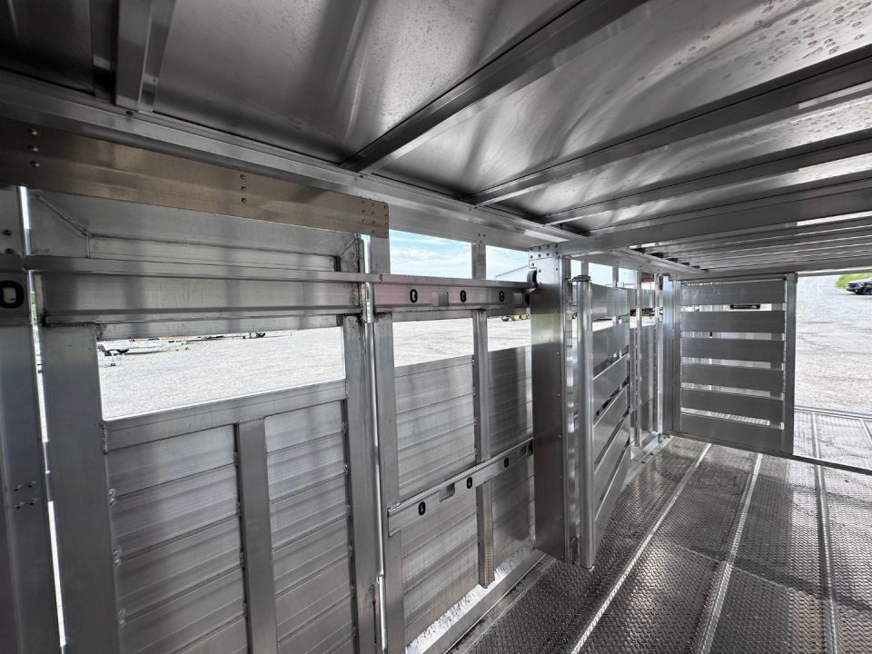 New 2027 EBY MAVERICK 24' Gooseneck Aluminum Stock Trailer w/ Rolling Gate