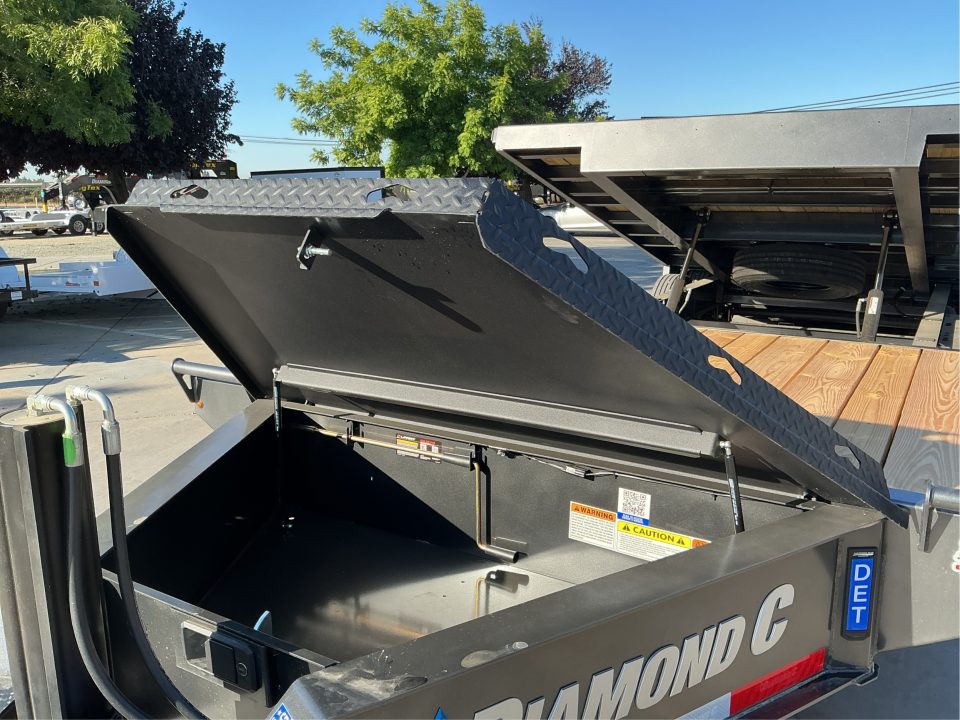 New 2027 Diamond C Trailers DET207L26X102 8.5FT X 26FT Tilt Trailer