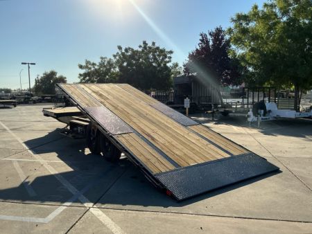 New 2027 Diamond C Trailers DET207L26X102 8.5FT X 26FT Tilt Trailer