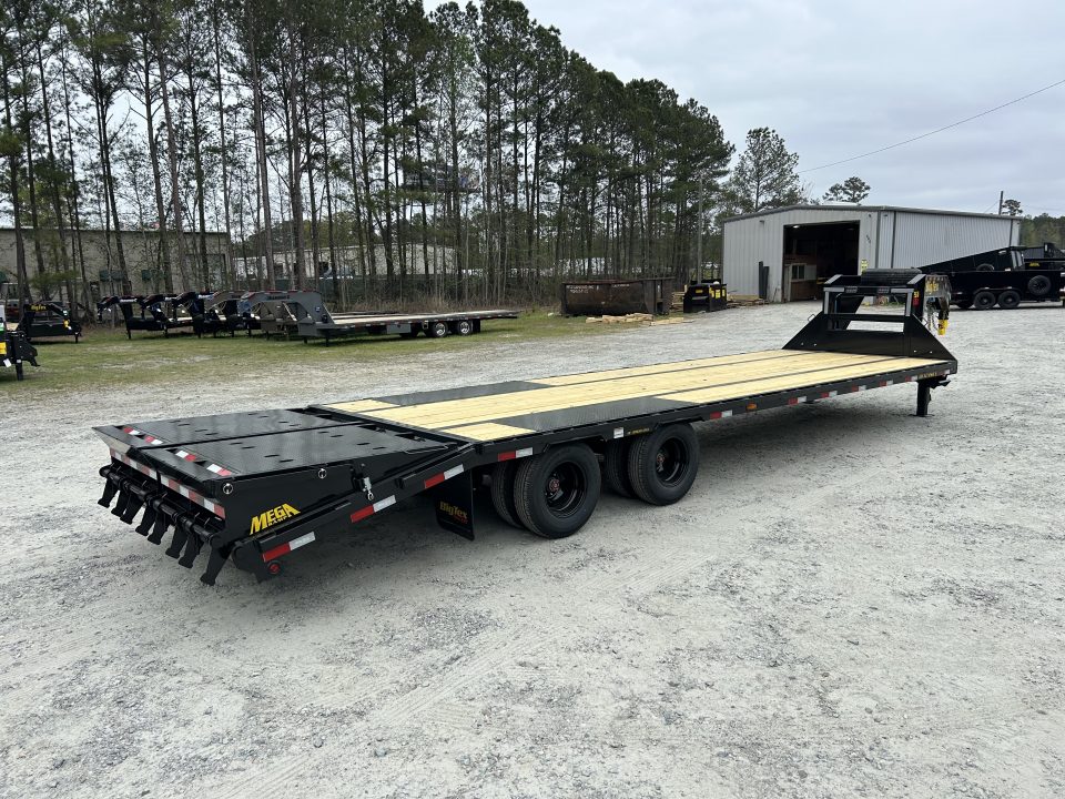 New 2027 Big Tex Trailers 22GN, 10-Ton Gooseneck, (25ft Deck + 5ft Dovetail ) 30ft Total with Mega Ramps