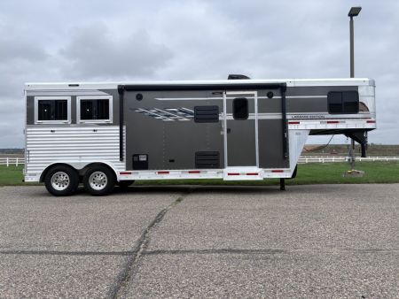 Used 2022 SMC 2H 9'LQ Horse Trailer