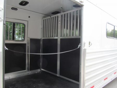 New Shadow 4 Horse Head to Head w/ DR Horse Trailer