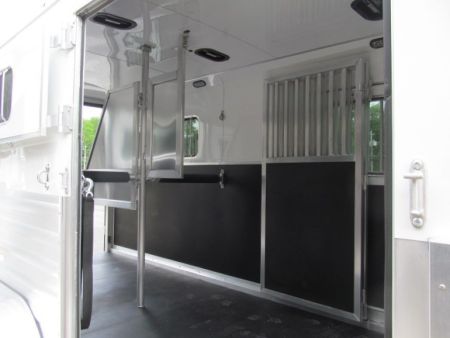 New Shadow 4 Horse Head to Head w/ DR Horse Trailer