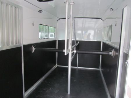 New Shadow 4 Horse Head to Head w/ DR Horse Trailer