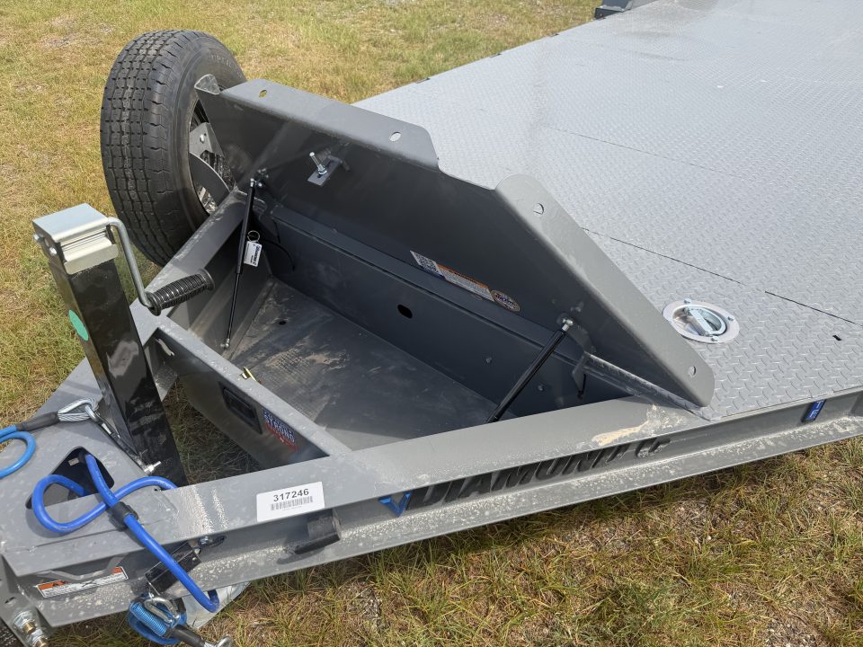 New 2027 DIAMOND C GTF206 CAR HAULER; 20X83; WINCH PLATE; SWIVEL D RINGS; SLIDE IN RAMPS