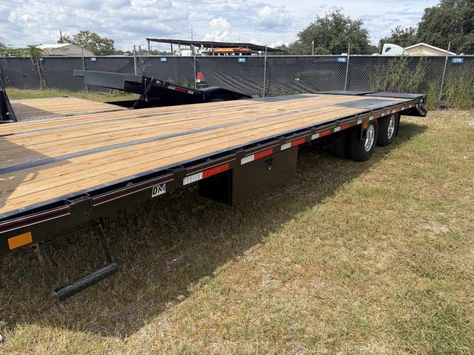 New 2027 Diamond C FMAX212 GOOSENECK TRAILER 25+5 MAX RAPS aluminum outer rims,