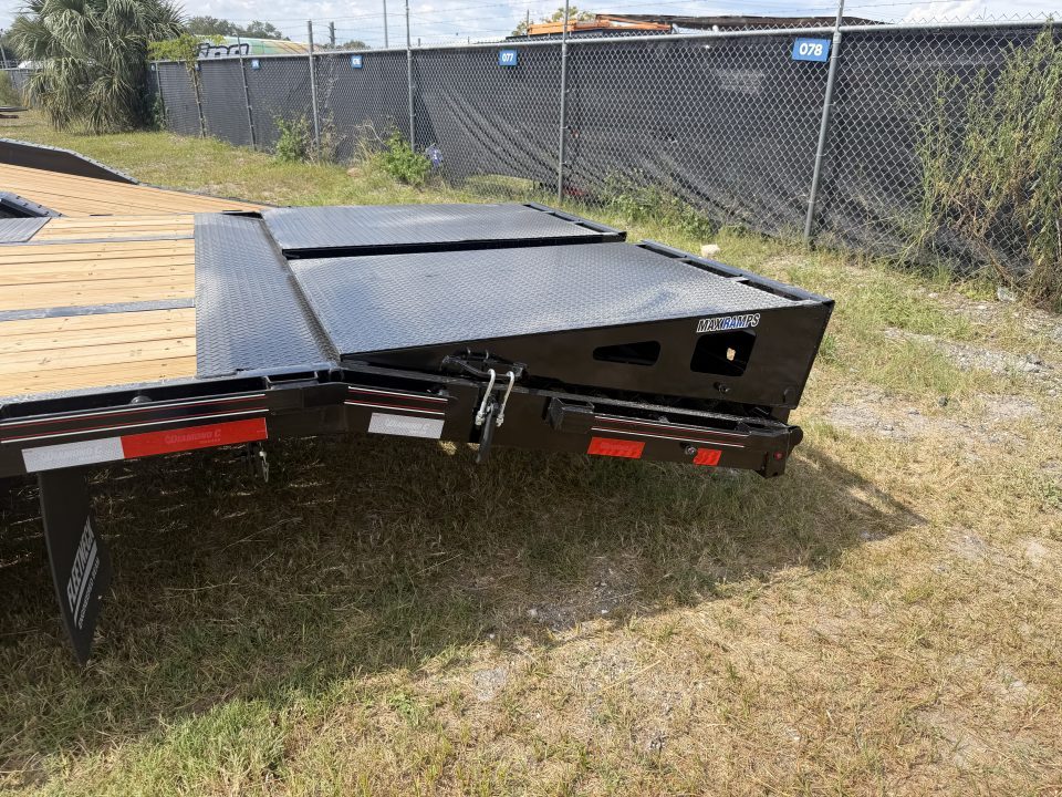 New 2027 Diamond C FMAX212 GOOSENECK TRAILER 25+5 MAX RAPS aluminum outer rims,