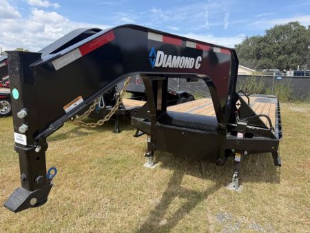 New 2027 Diamond C FMAX212 GOOSENECK TRAILER 25+5 MAX RAPS aluminum outer rims,