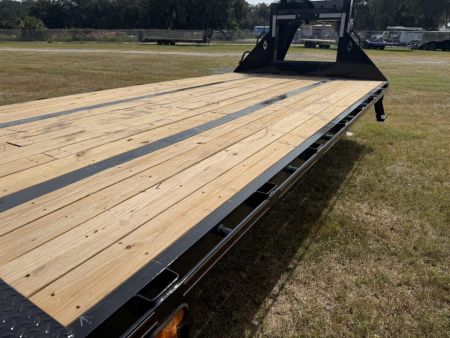 New 2027 Diamond C FMAX212 GOOSENECK TRAILER 25+5 MAX RAPS aluminum outer rims,