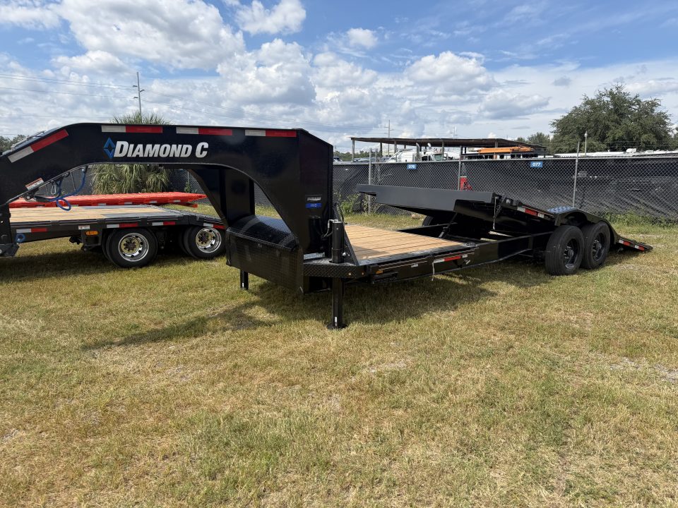 New 2027 DIAMOND C HXD210-GN TILT TRAILER; ABS BRAKES; DRIVE OVER FENDER DUAL 20K HYDRO JACKS