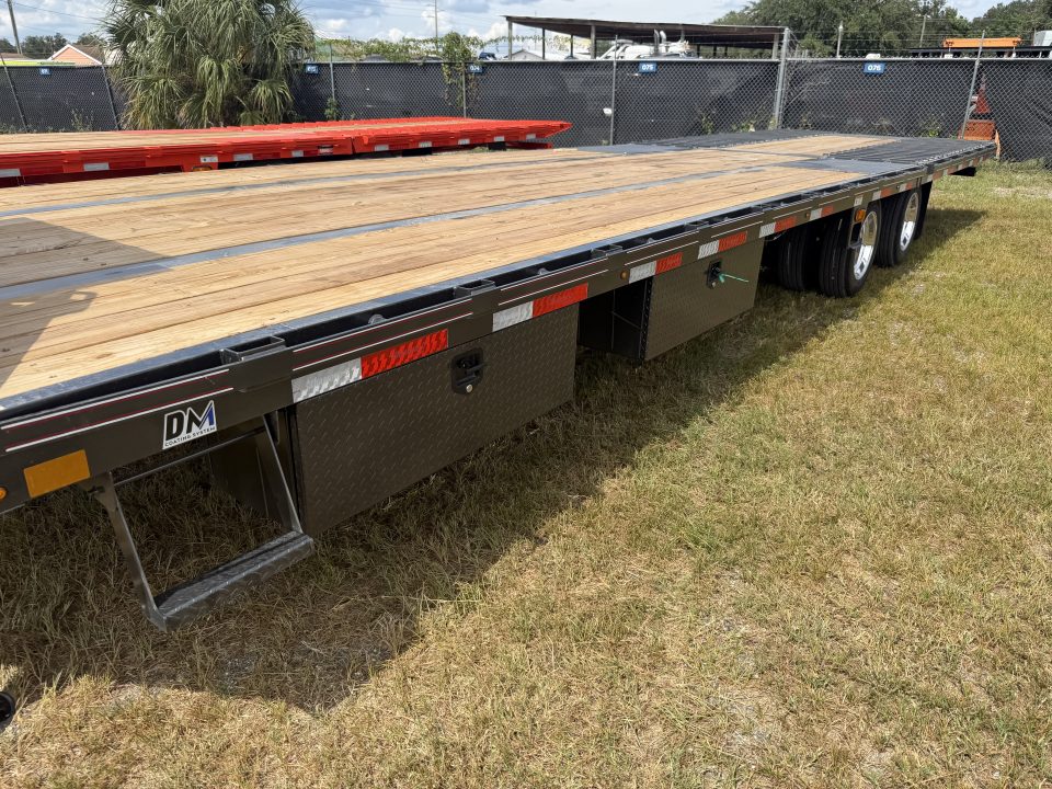 New 2027 Diamond C FMAX212 GOOSENECK TRAILER PACESETTER HYDRO DOVE & JACKS DISC BRAKES ALUMINUM 17.5 OUTER RIMS