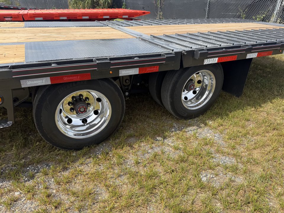 New 2027 Diamond C FMAX212 GOOSENECK TRAILER PACESETTER HYDRO DOVE & JACKS DISC BRAKES ALUMINUM 17.5 OUTER RIMS