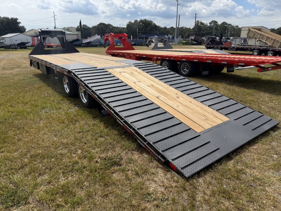 New 2027 Diamond C FMAX212 GOOSENECK TRAILER PACESETTER HYDRO DOVE & JACKS DISC BRAKES ALUMINUM 17.5 OUTER RIMS