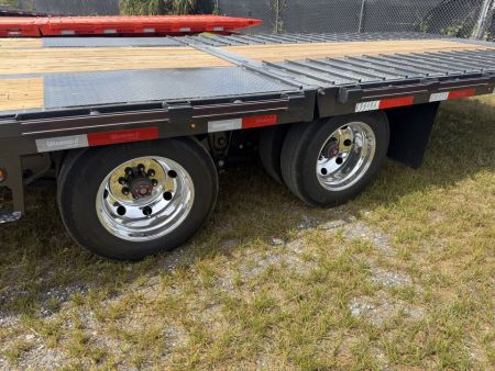 New 2027 Diamond C FMAX212 GOOSENECK TRAILER PACESETTER HYDRO DOVE & JACKS DISC BRAKES ALUMINUM 17.5 OUTER RIMS