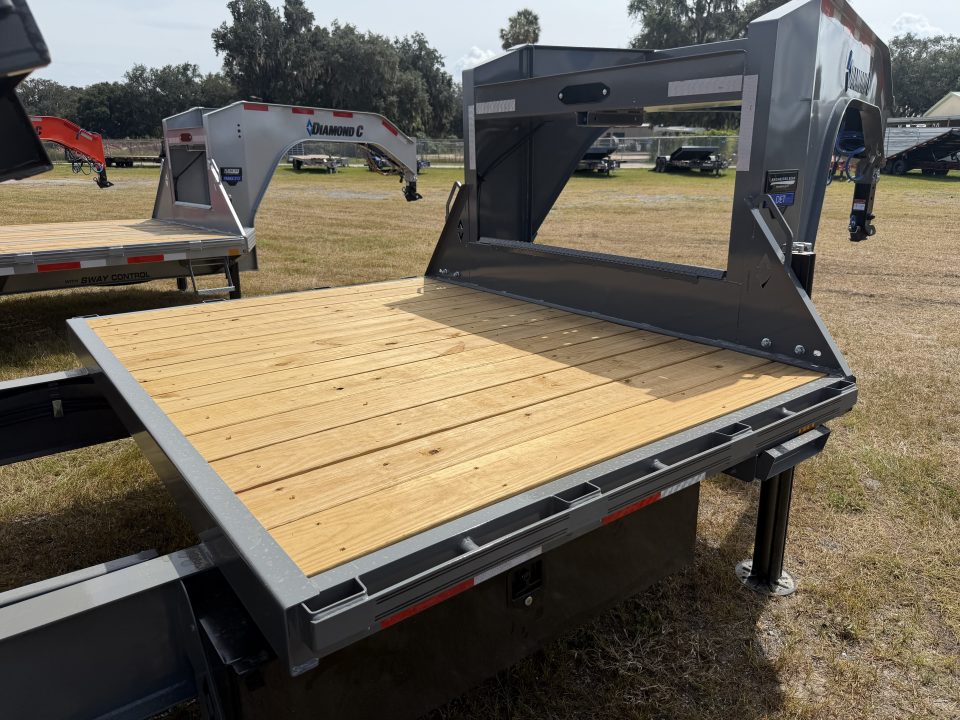 New 2027 DIAMOND C DET210GN TILT TRAILER; 26’X 102”; 20K DUAL HYDRO JACKS; HYDRO TILT; ABS BRAKES