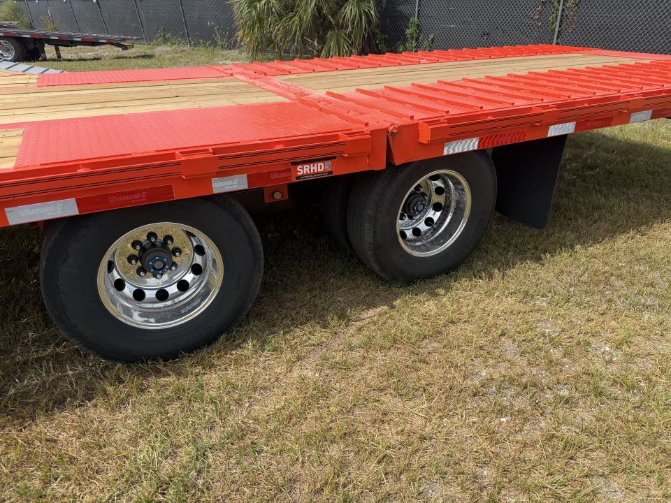 New 2027 Diamond C FMAX210 GOOSENECK TRAILER ***ABS BRAKES*** HYDRO JACKS & DOVE ALUMINUM OUTER RIMS