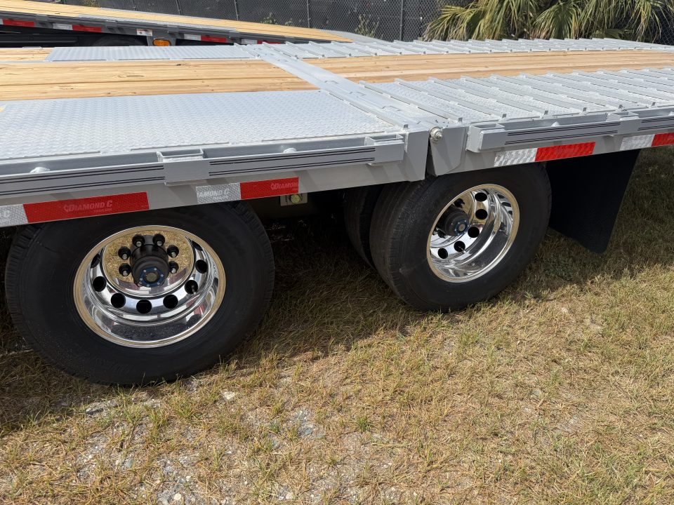 New 2027 Diamond C FMAX212 GOOSENECK TRAILER *** ABS BRAKES*** HYDRO JACKS & DOVE ALUMINUM OUTER RIMS