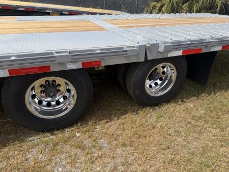 New 2027 Diamond C FMAX212 GOOSENECK TRAILER *** ABS BRAKES*** HYDRO JACKS & DOVE ALUMINUM OUTER RIMS