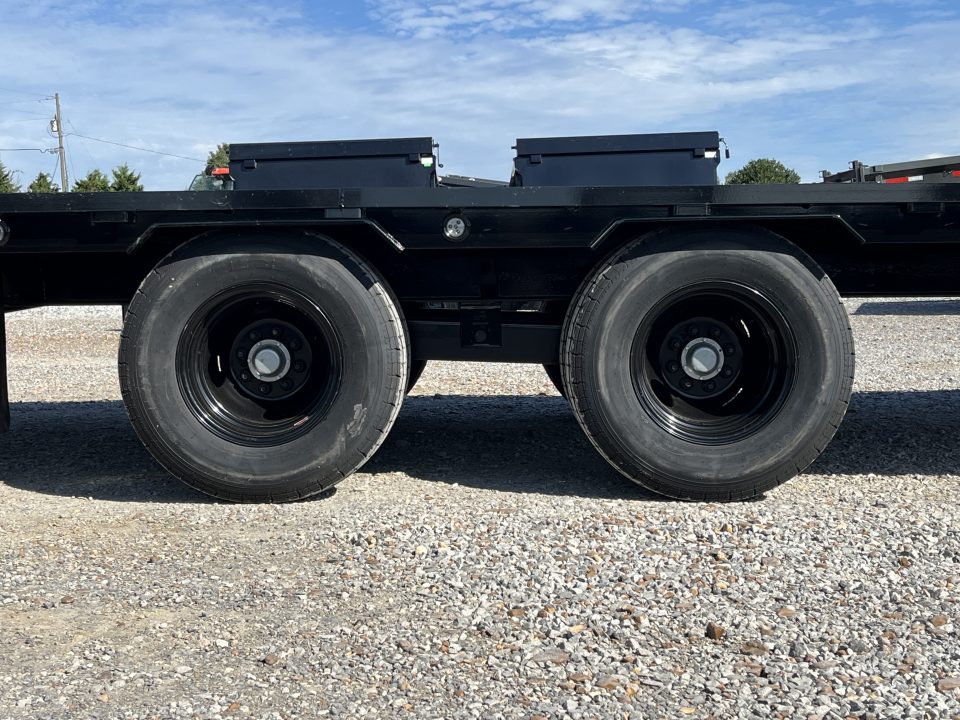 New 2027 MAXX-D 102"X30' 25K Gooseneck Flatbed Trailer