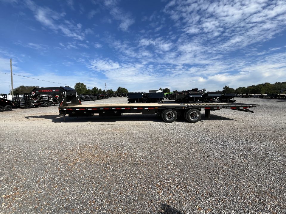 New 2027 MAXXD 102"X34' 30K Hydraulic Dovetail Gooseneck Trailer | OAK FLOOR