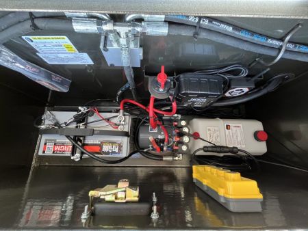 New 2027 MAXXD 102"X34' 30K Hydraulic Dovetail Gooseneck Trailer | OAK FLOOR