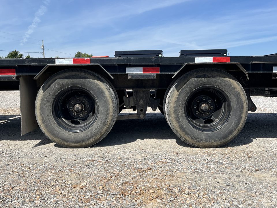 Used 2019 Load Trail Gooseneck Flatbed Trailer | 102" x 40' 25.9k GVWR