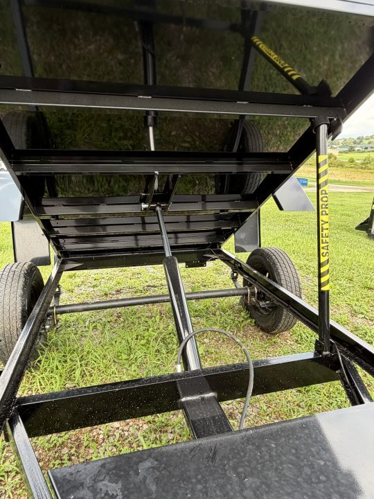 New 2027 BWise 5x8 Lo Pro Dump Trailer w/ No Brakes