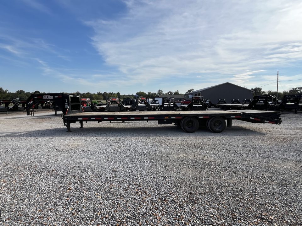 Used 2019 MAXXD 102"X32' 40K Gooseneck Flatbed Trailer