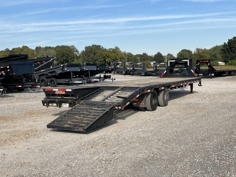 Used 2019 MAXXD 102"X32' 40K Gooseneck Flatbed Trailer