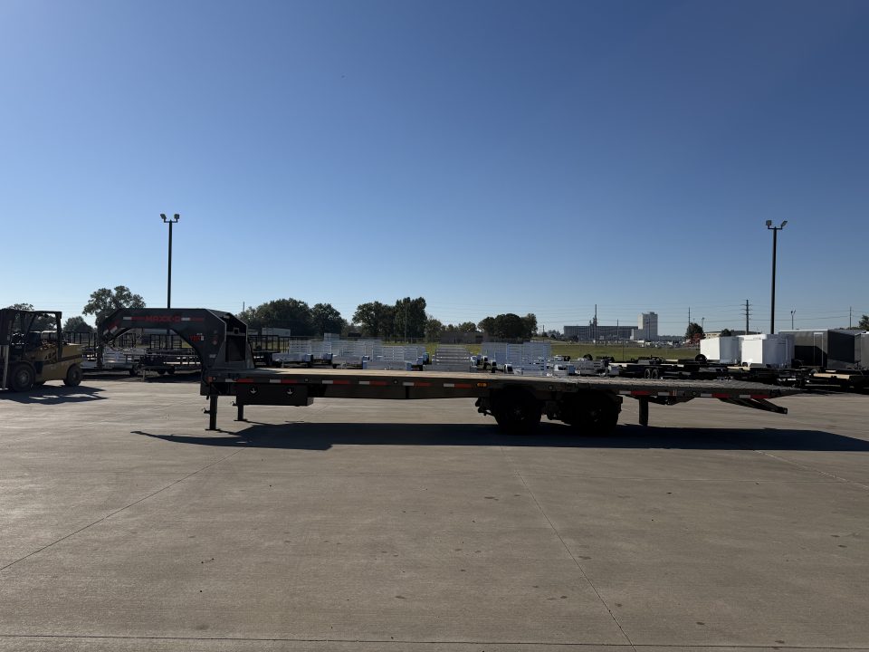 New 2027 MAXX-D 102 X 32 YDX Gooseneck Hydraulic Dovetail Trailer