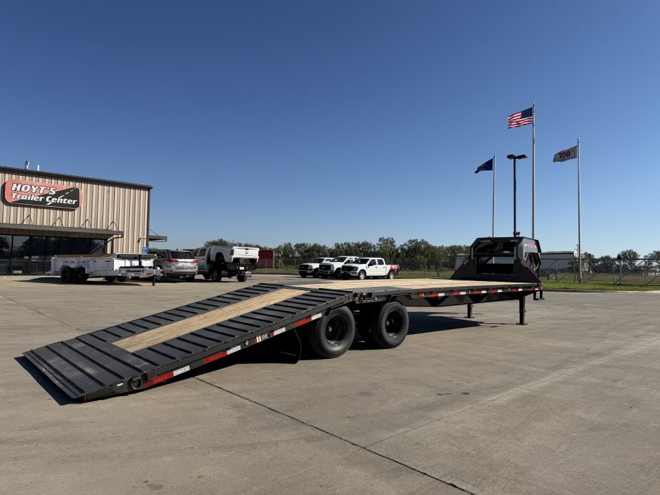 New 2027 MAXX-D 102 X 32 YDX Gooseneck Hydraulic Dovetail Trailer