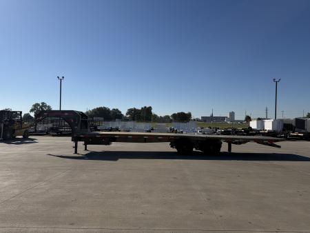 New 2027 MAXX-D 102 X 32 YDX Gooseneck Hydraulic Dovetail Trailer