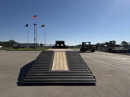 New 2027 MAXX-D 102 X 32 YDX Gooseneck Hydraulic Dovetail Trailer